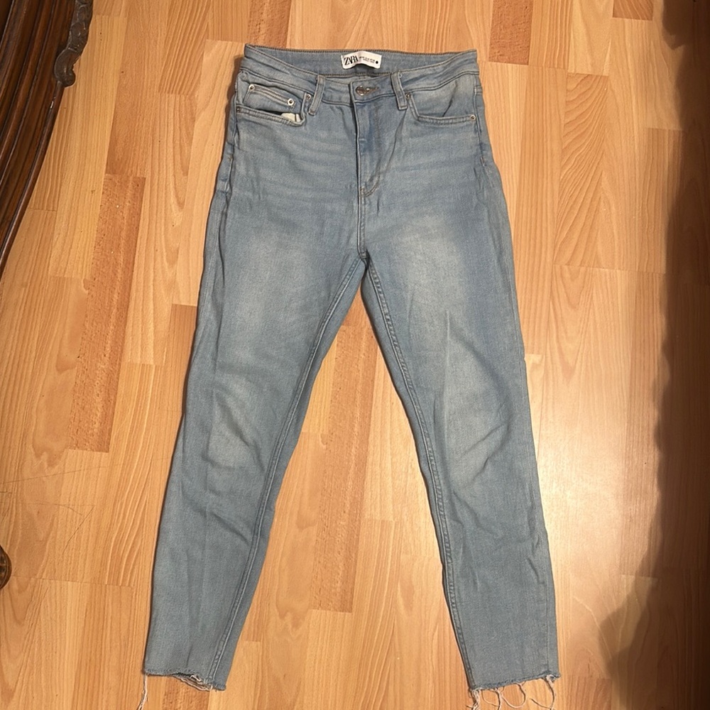 Zara Women's Light Blue Ankle Jeans